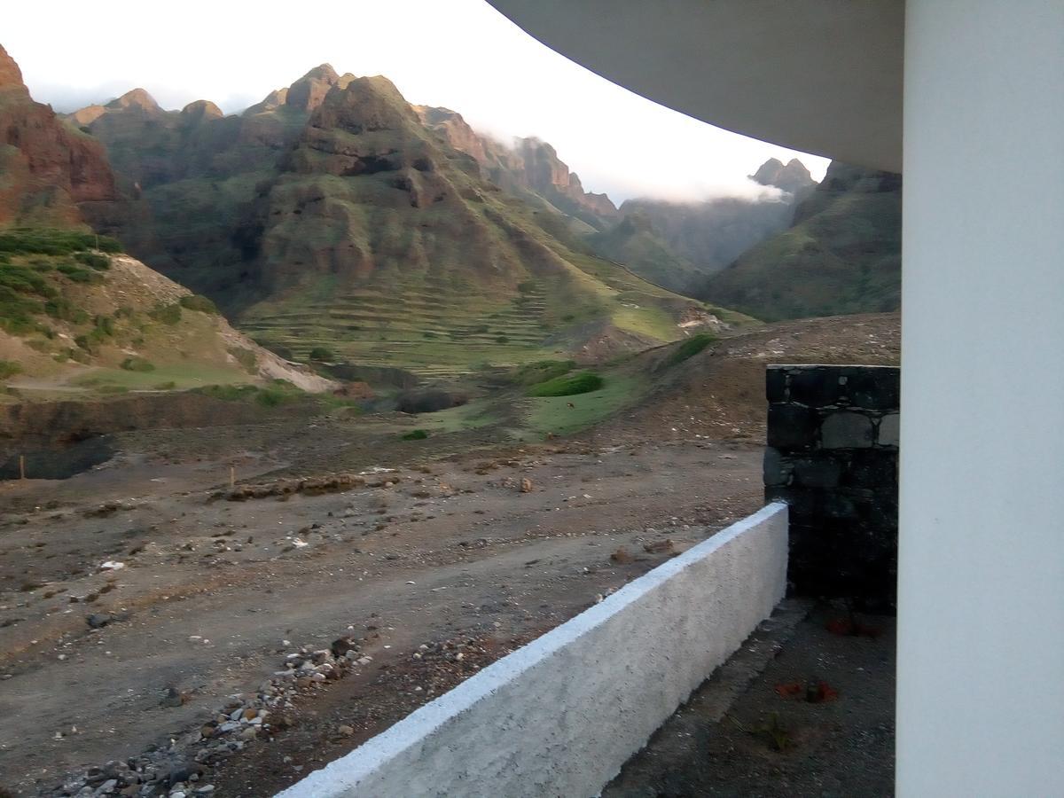 Questel Bronq Chã da Igreja المظهر الخارجي الصورة